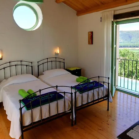 Sleeps 8 Pool Wifi فيلة Brkac