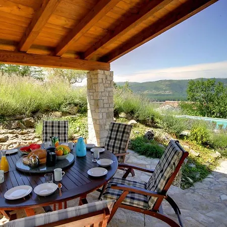 Sleeps 8 Pool Wifi * Brkac