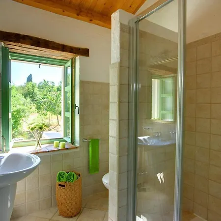 فيلة Sleeps 8 Pool Wifi