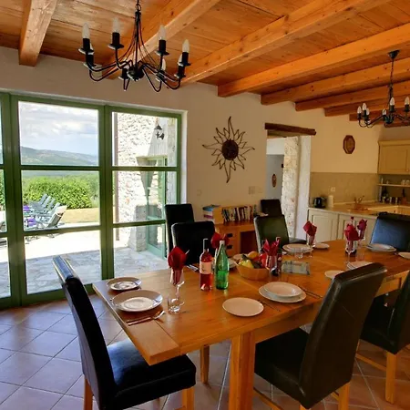 Sleeps 8 Pool Wifi Brkac