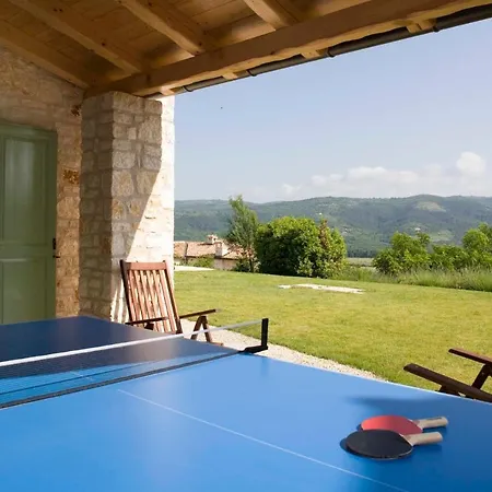 Sleeps 8 Pool Wifi فيلة