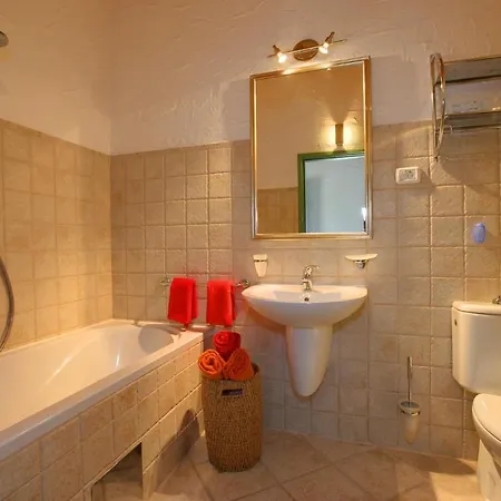 Sleeps 8 Pool Wifi Villa *